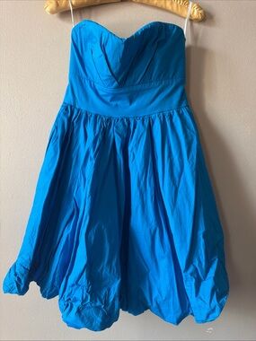 Freeway Strapless Sweetheart Dress in Bright Blue